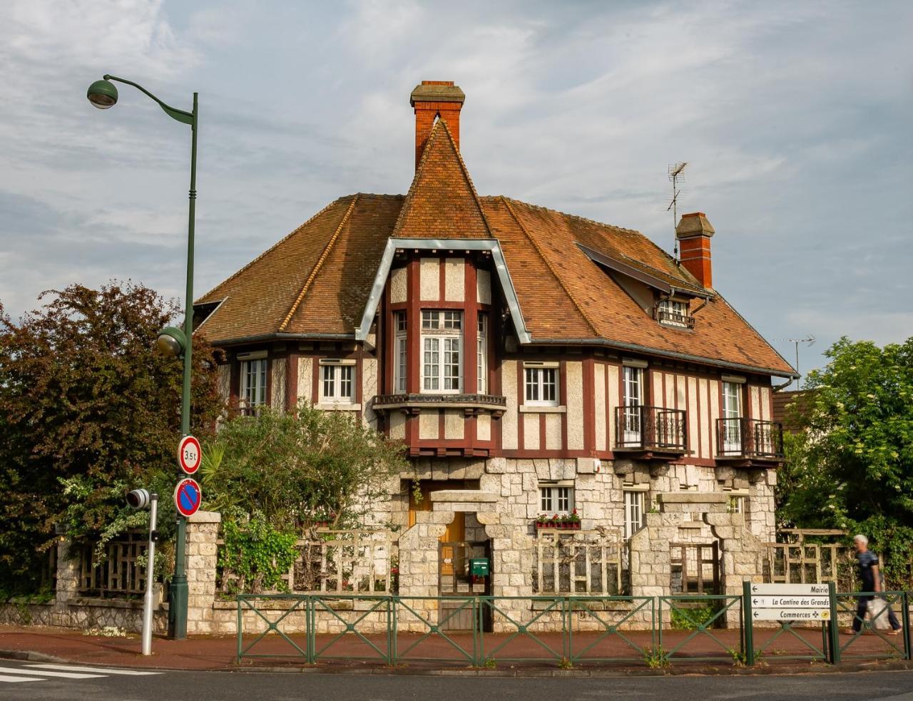 Chambres d'hôtes Apakabar Homestay - parking privé, Netflix, ambiance balinaise, borne de recharge La Rochette  Esterno foto